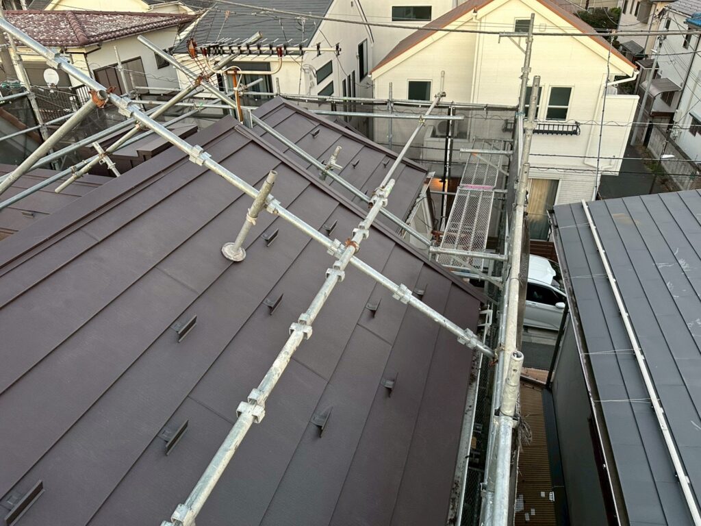 ガルバリウム鋼板の屋根材は雪に強い？