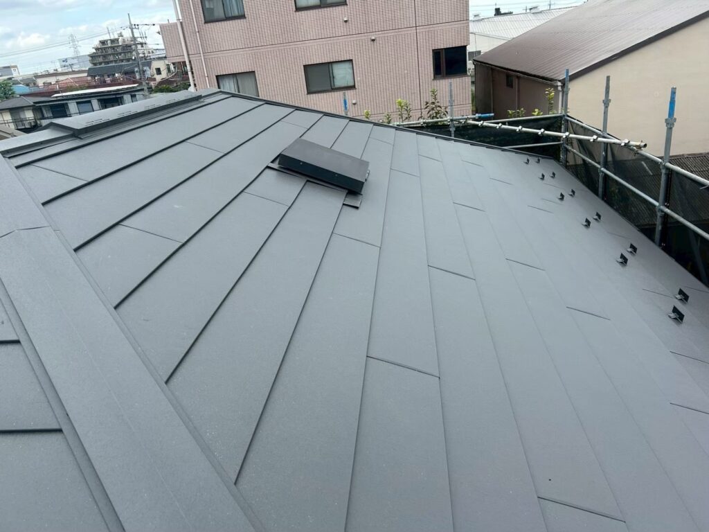 施工完了後の屋根(足立区鹿浜)