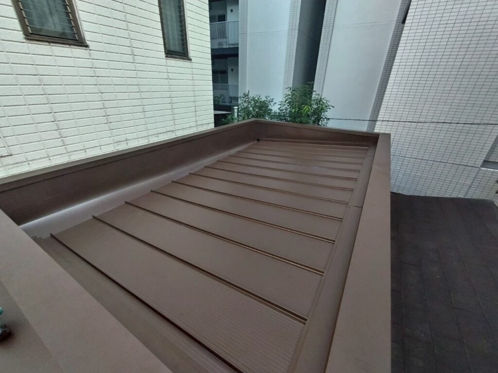 板橋区成増 完成後の屋根(隅部)