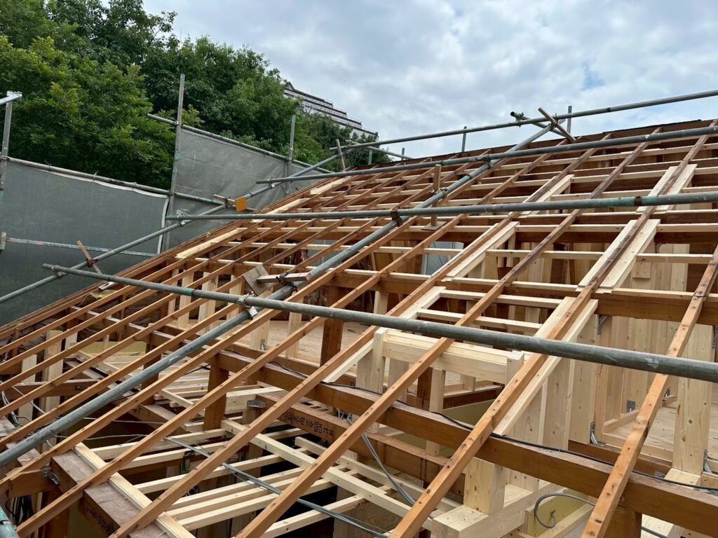 都筑区-野地板除去後の小屋組